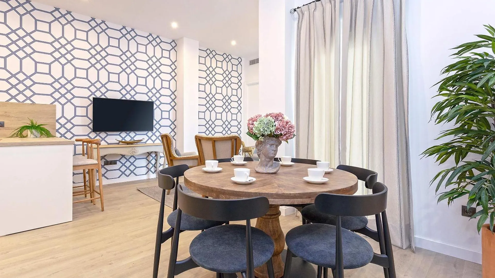 Genteel Home Teodosio Seville Apartment